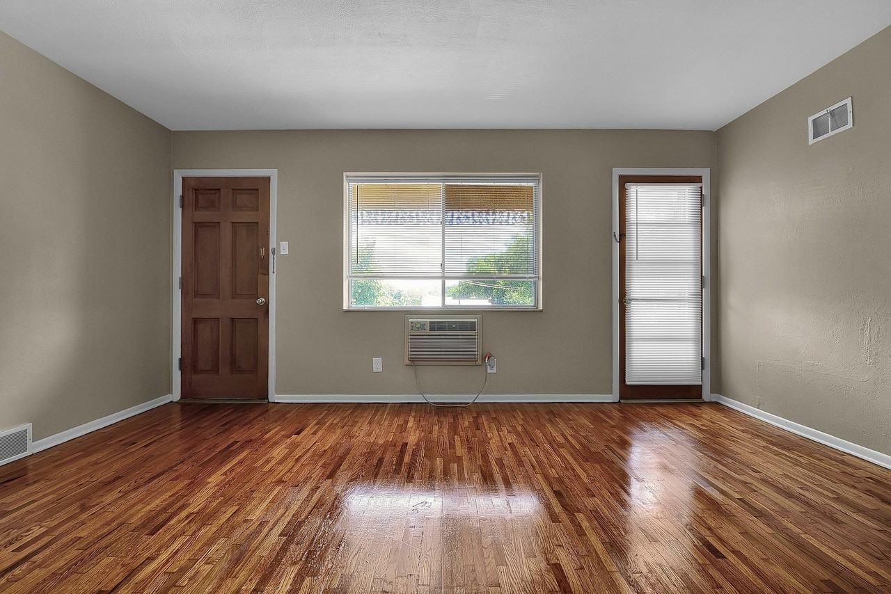 4421A Donovan Ave - Photo 4 of 11