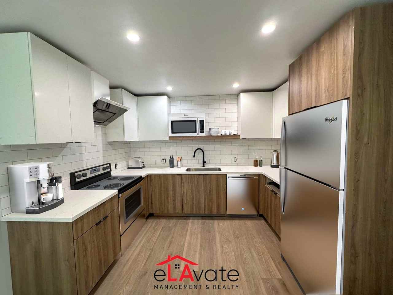 1312 N Citrus Ave - Photo 2 of 12