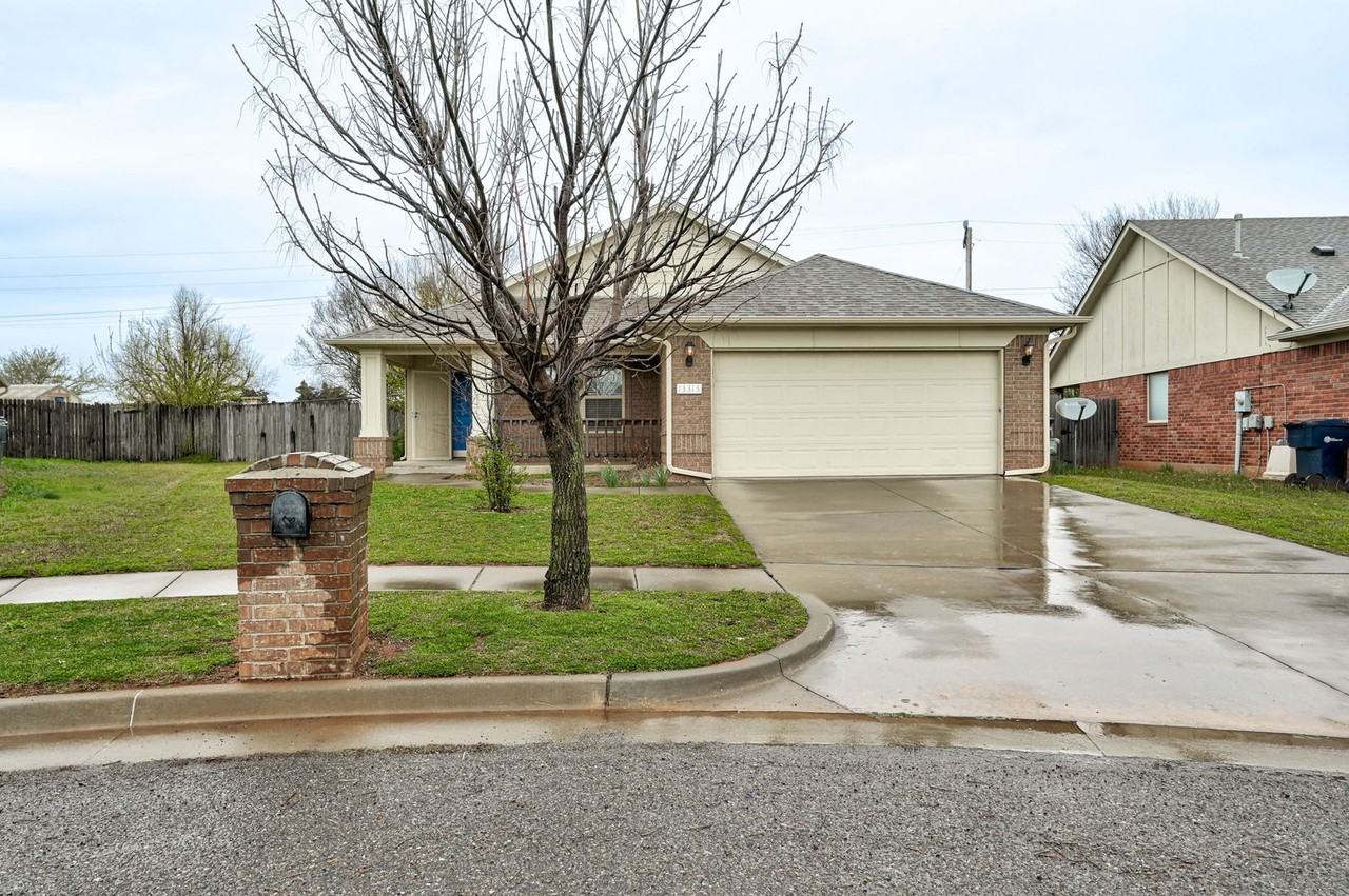 13313 Sw 2nd Ter - Photo 3 of 33