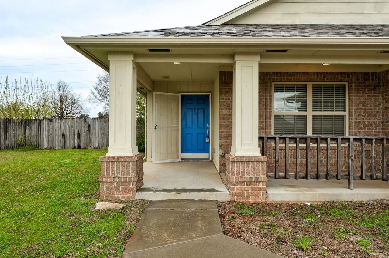 13313 Sw 2nd Ter - Photo 4 of 33