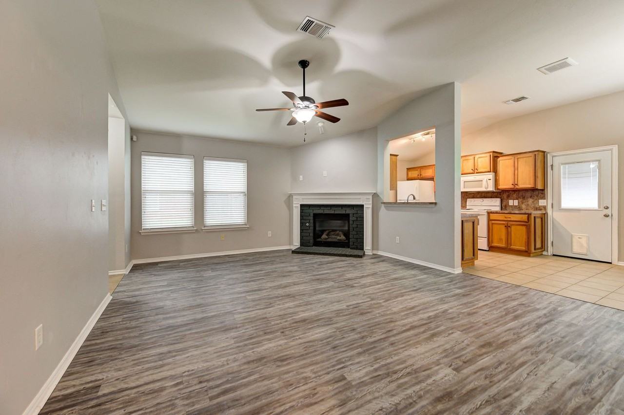 13313 Sw 2nd Ter - Photo 6 of 33