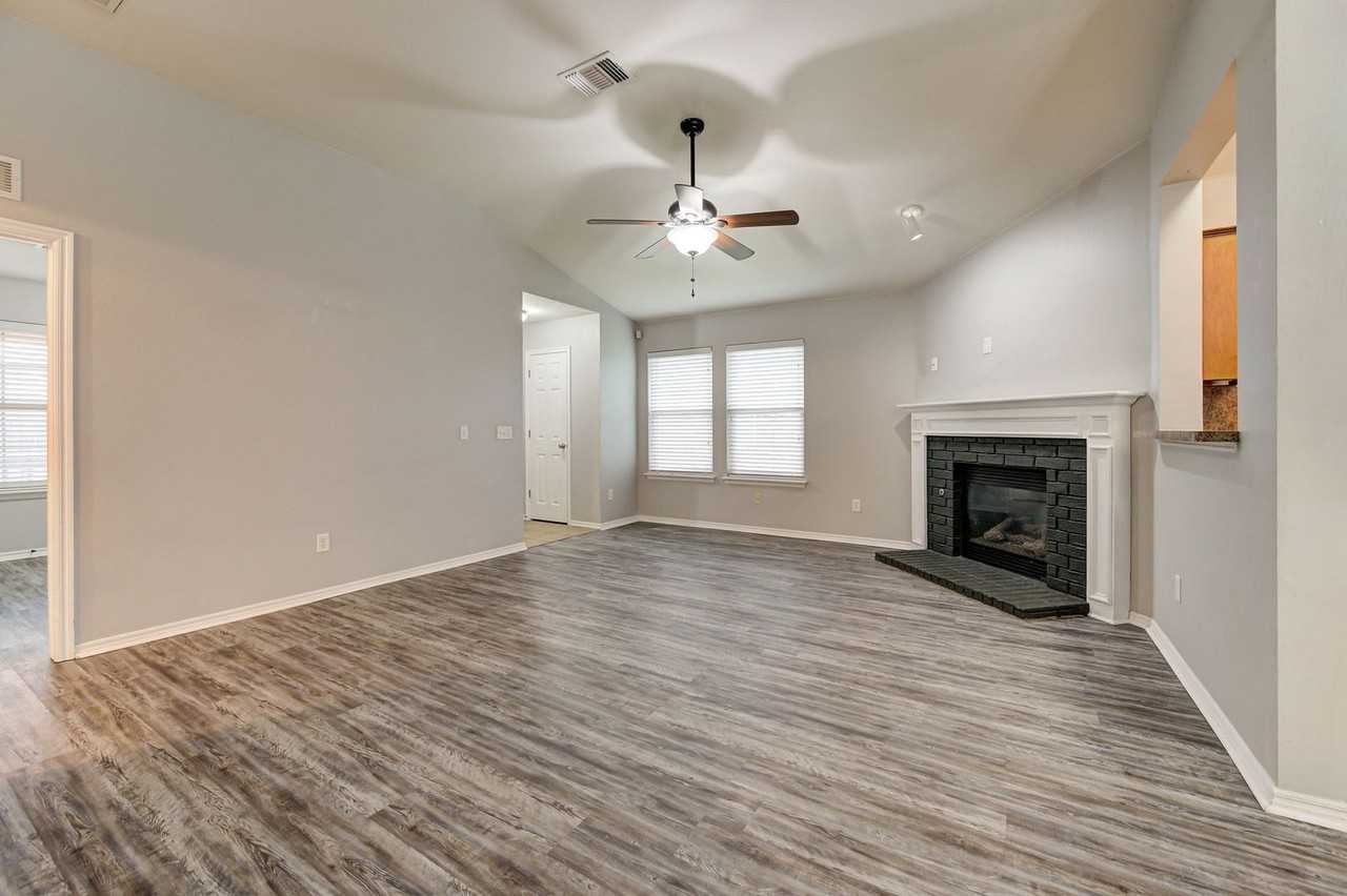 13313 Sw 2nd Ter - Photo 7 of 33