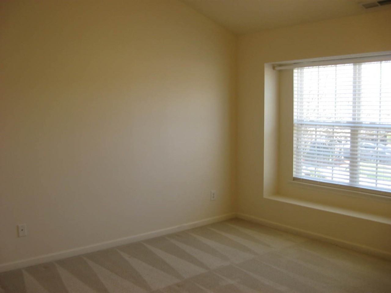 17 Pickwick Pl - Photo 7 of 13