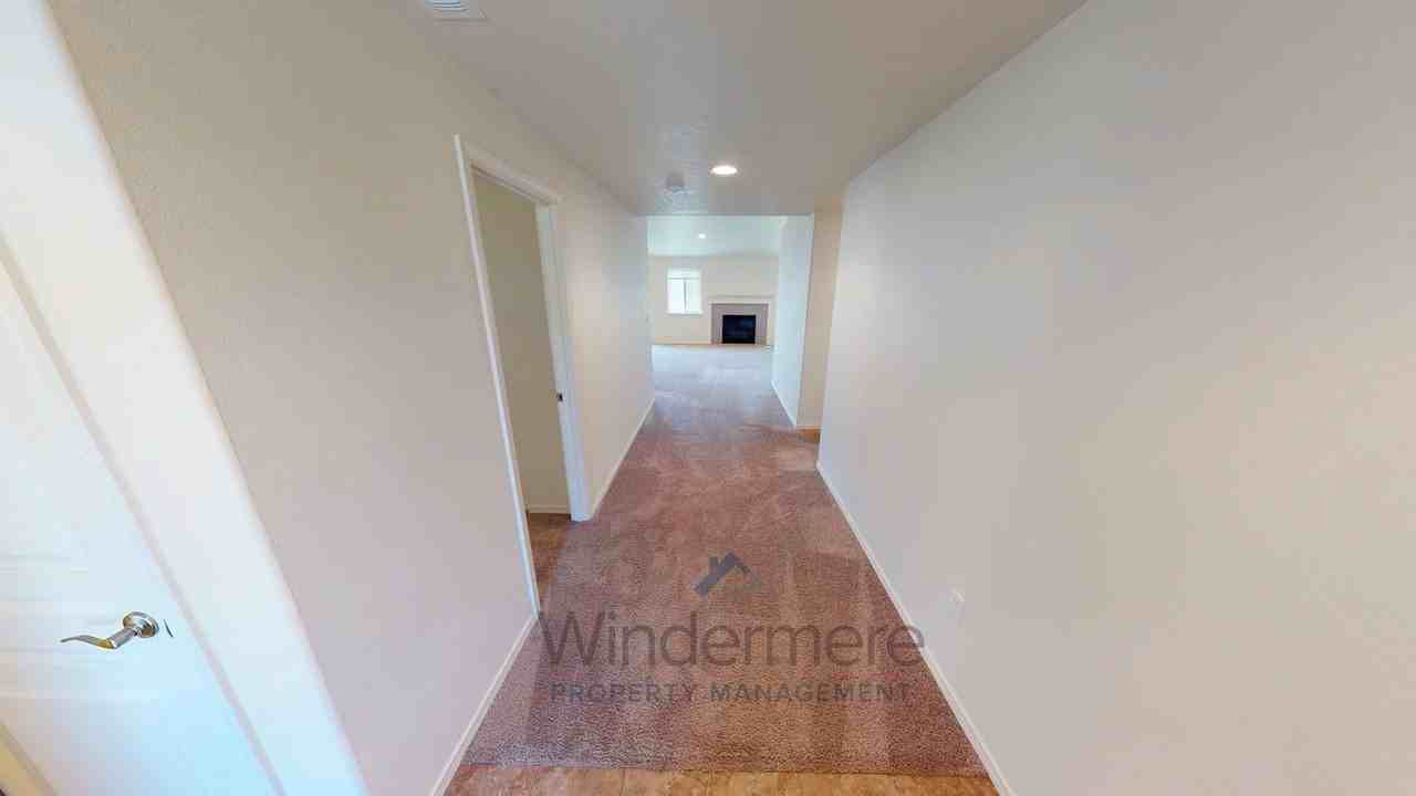 1171 Sw Virginia St - Photo 2 of 26