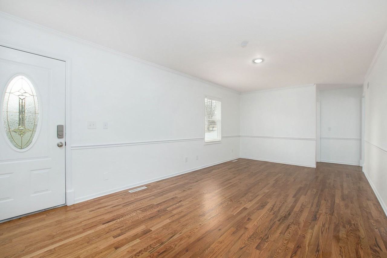 9700 N Campbell Dr - Photo 2 of 21