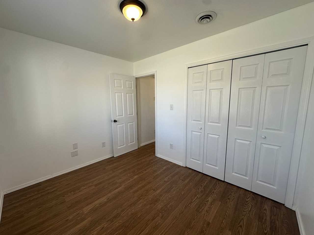 803 Saguaro St - Photo 6 of 17