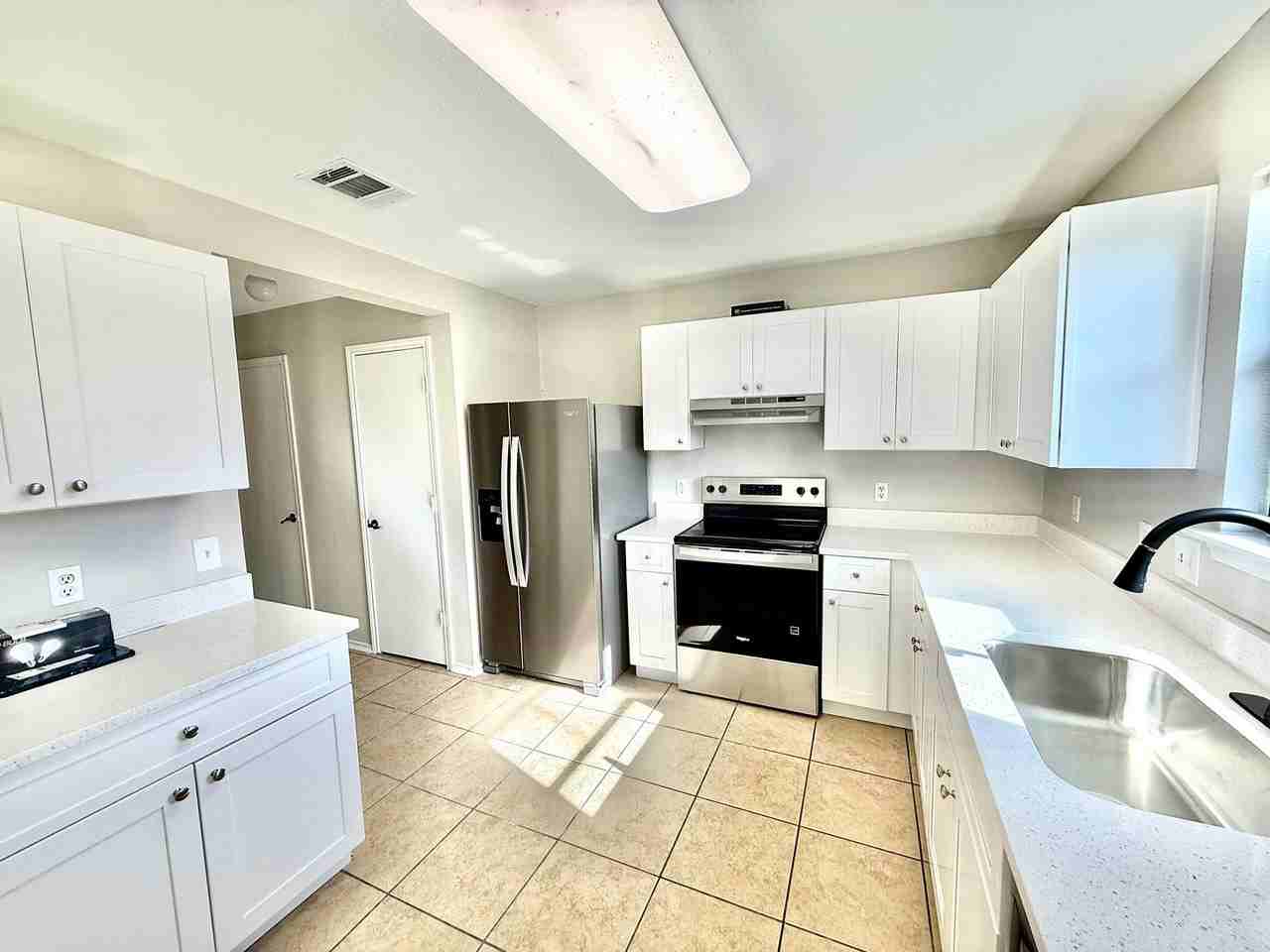 6721 Walkup Ln - Photo 7 of 17