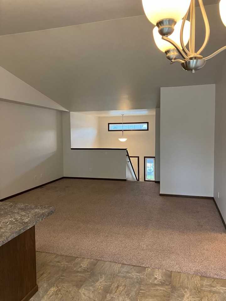 1320 13th St W - Photo 7 of 26