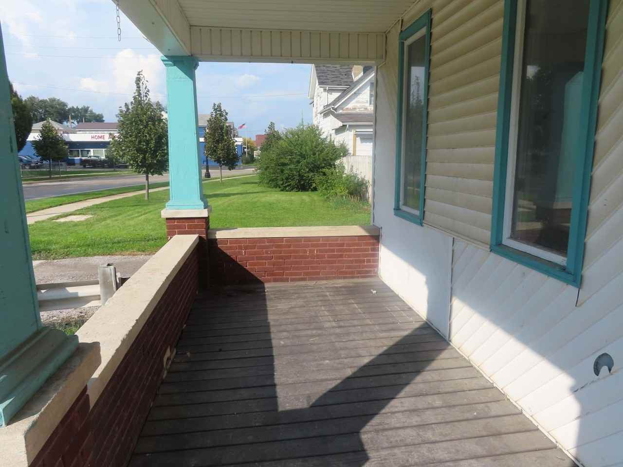 1401 Fairfield Ave - Photo 2 of 36