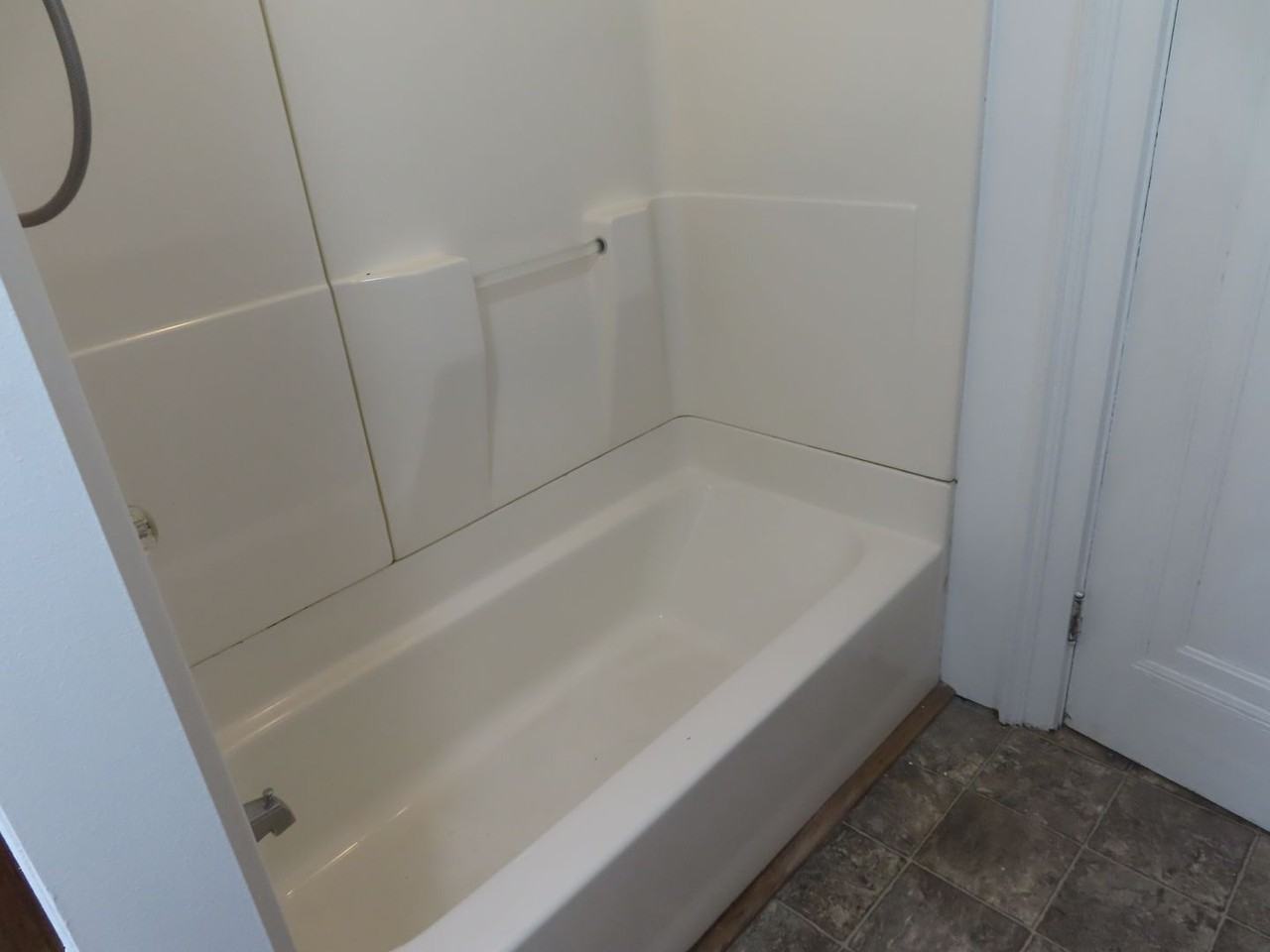 1401 Fairfield Ave - Photo 5 of 36