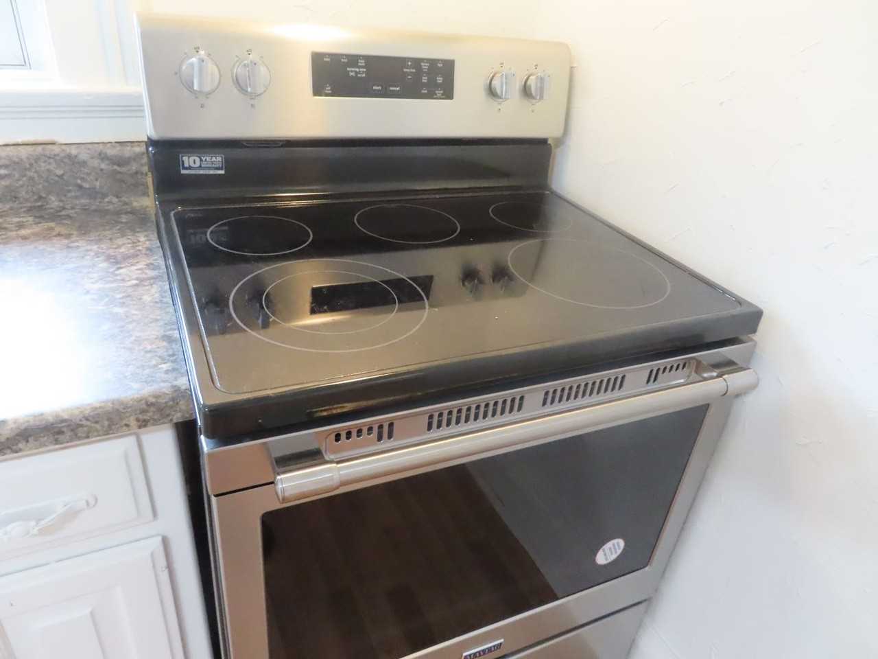 1401 Fairfield Ave - Photo 7 of 36