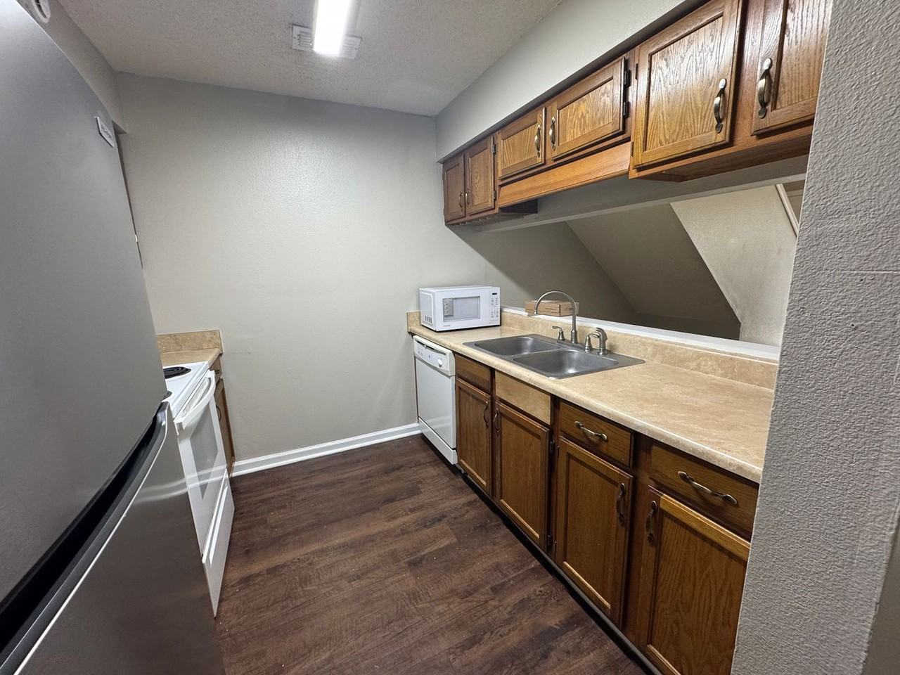 2365 Parrot Ln - Photo 6 of 18