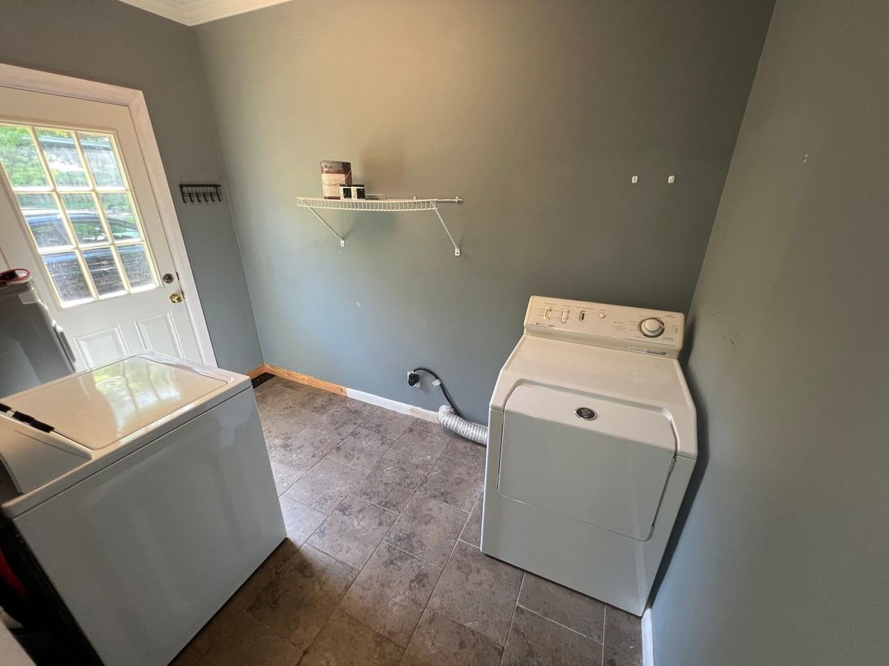 726 E Magnolia Ave - Photo 3 of 18