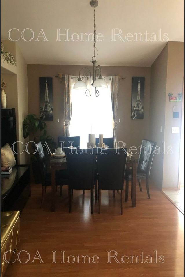 2218 S Beech St - Photo 4 of 12