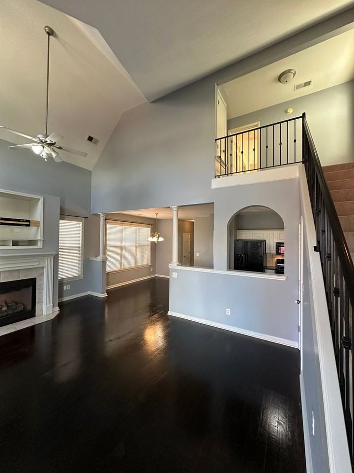 1331 Island Pl E - Photo 4 of 27