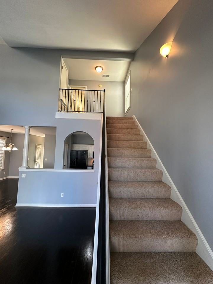 1331 Island Pl E - Photo 5 of 27