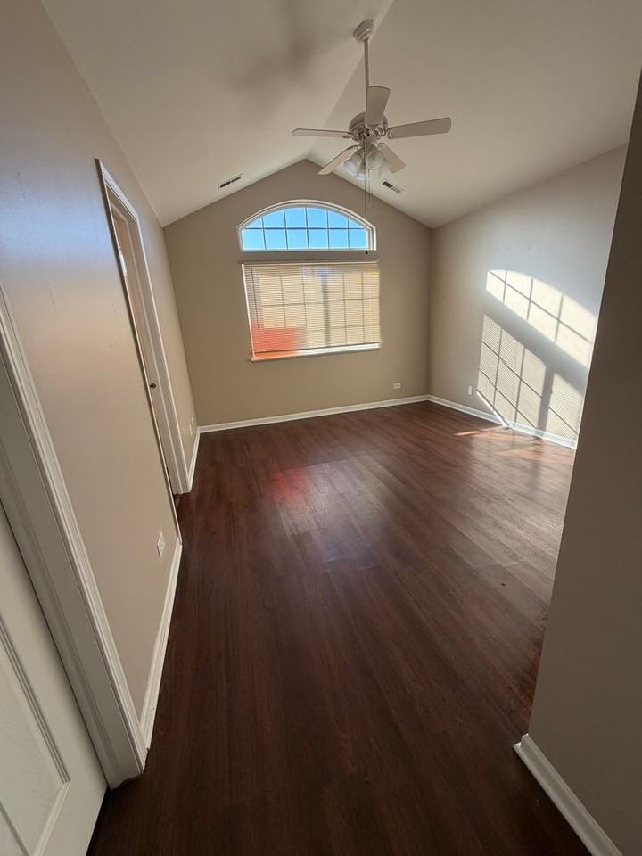 2279 Stoughton Dr - Photo 3 of 14