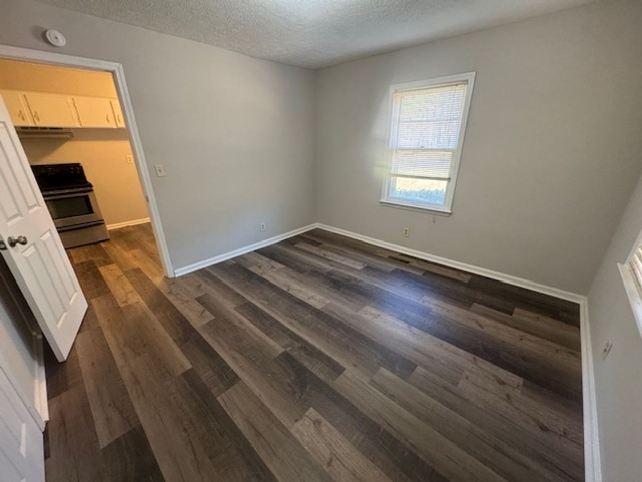 116 Alton Dr - Photo 4 of 8