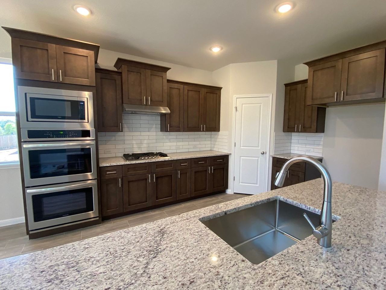 370 Bright Star Ln - Photo 7 of 28