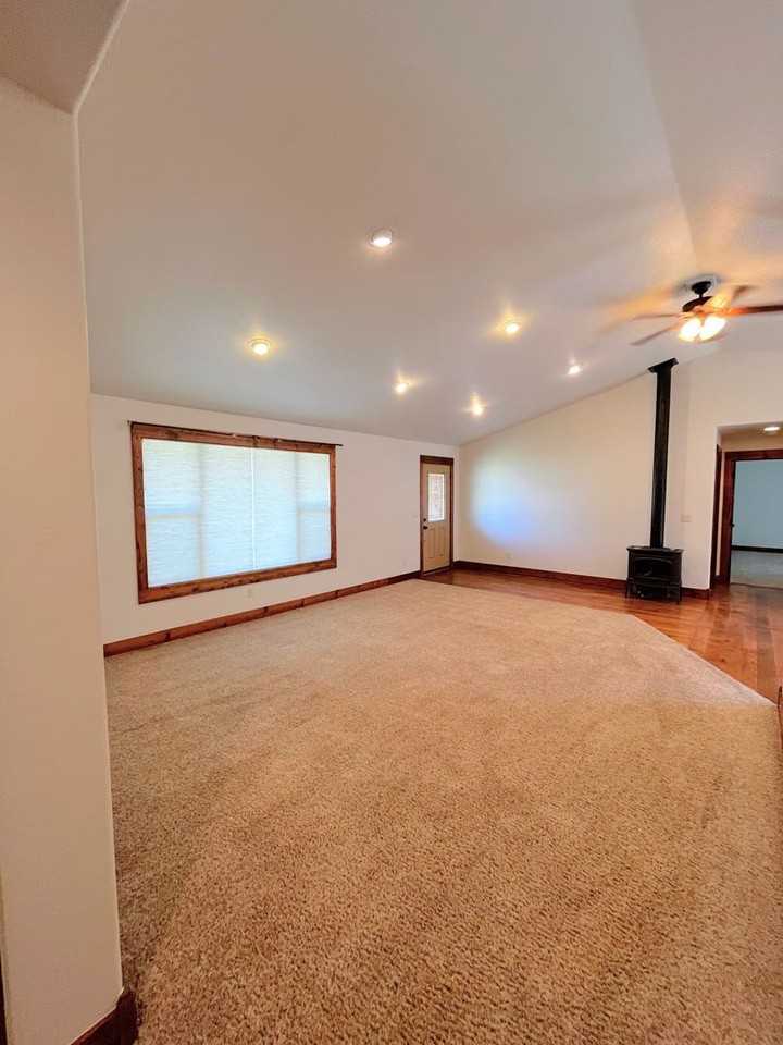 175 Brome Dr - Photo 5 of 29