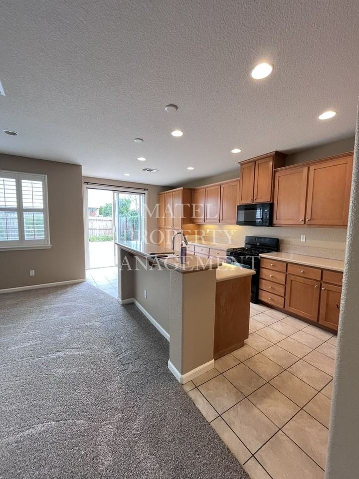 2900 Temescal Dr - Photo 2 of 24