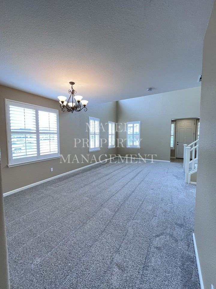 2900 Temescal Dr - Photo 3 of 24