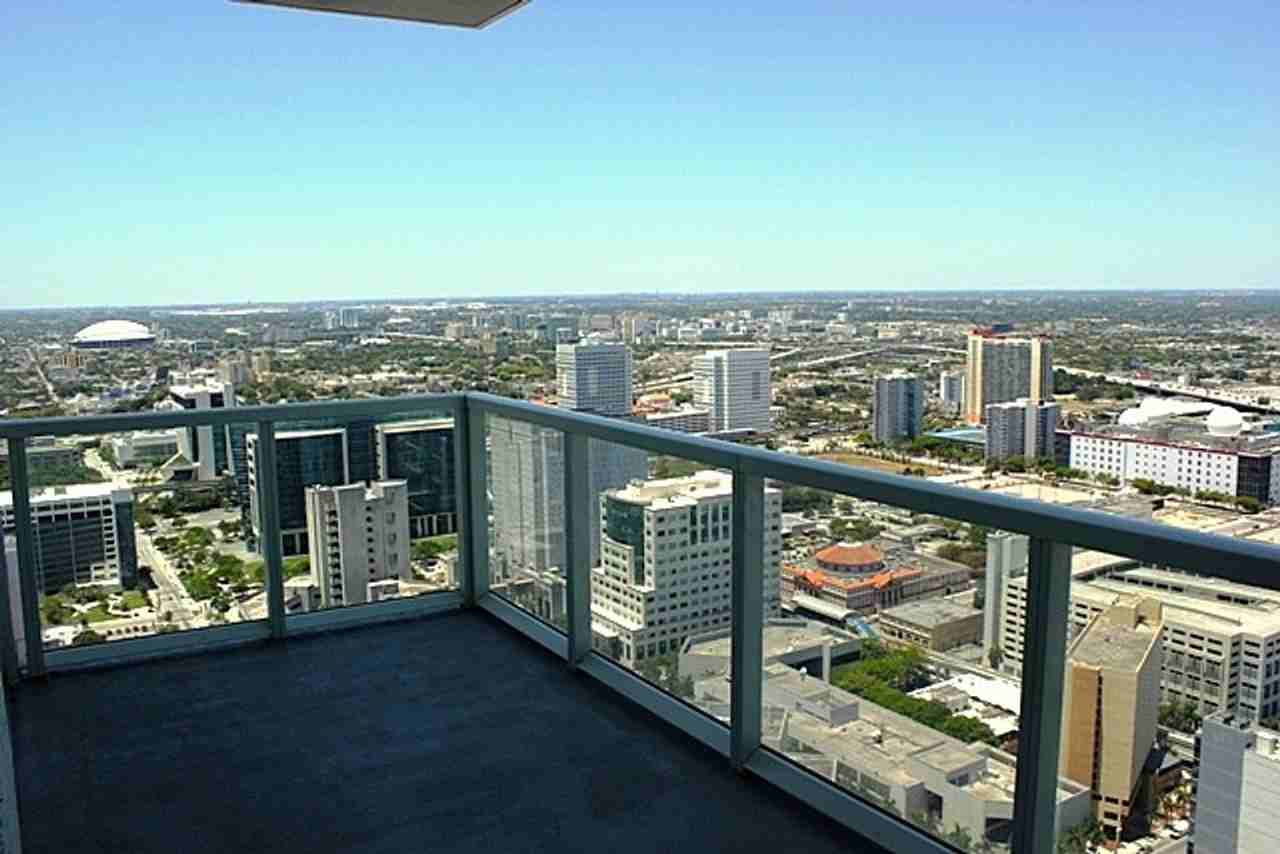 253 Ne 2nd St #4303 - Photo 3 of 34