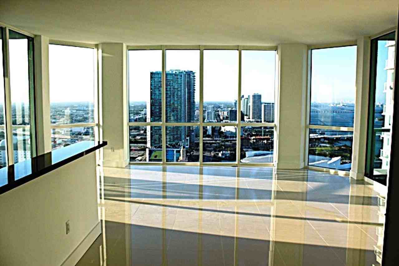 253 Ne 2nd St #4303 - Photo 4 of 34