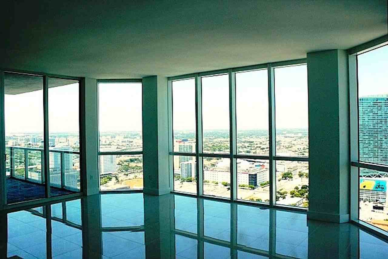 253 Ne 2nd St #4303 - Photo 6 of 34