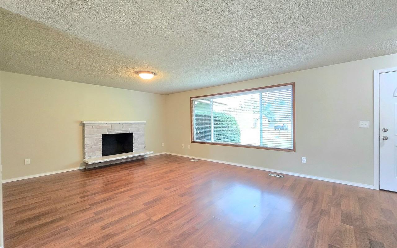 8432 45th Dr Ne - Photo 2 of 25