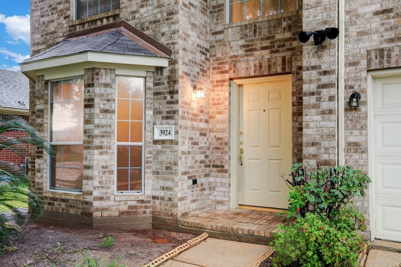 3924 Highland Vale Ct - Photo 5 of 22