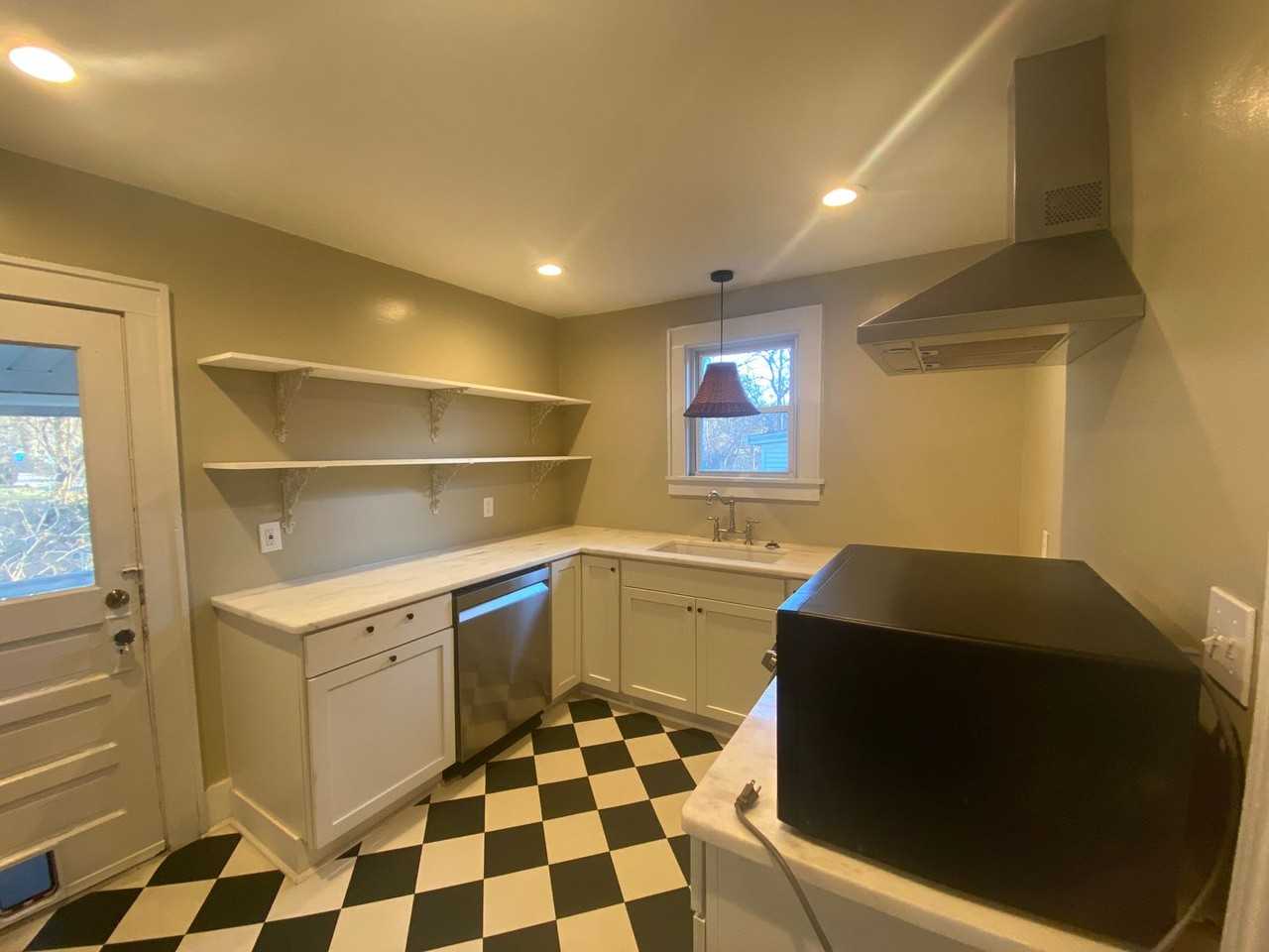 1003 N 16th St - Photo 6 of 17