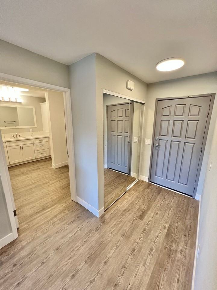 282 Redondo Ave - Photo 5 of 12