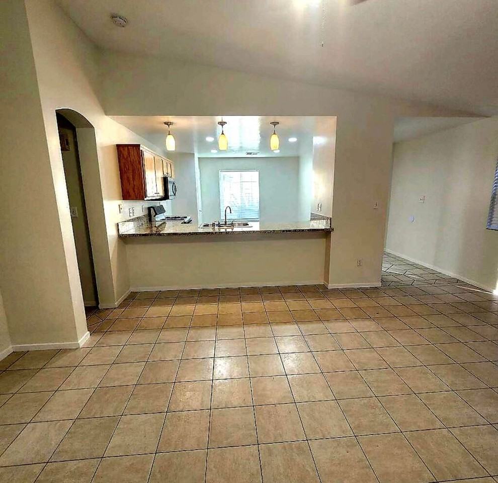 4316 Range Dr - Photo 3 of 9