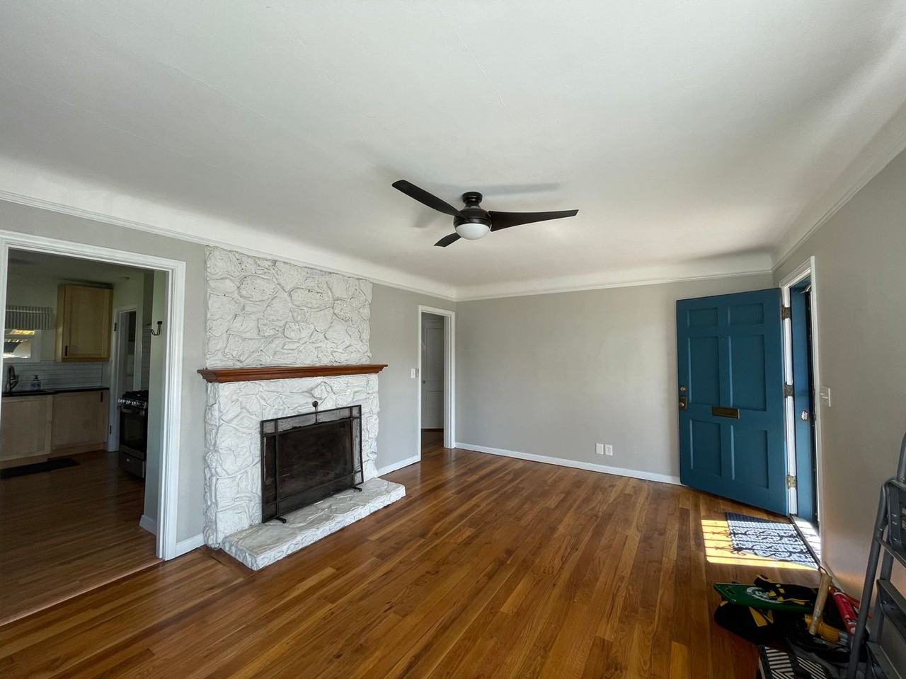 9565 N Kellogg St - Photo 2 of 26