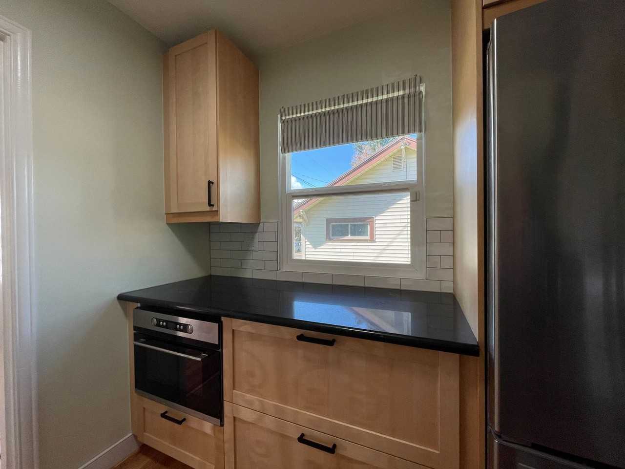 9565 N Kellogg St - Photo 7 of 26