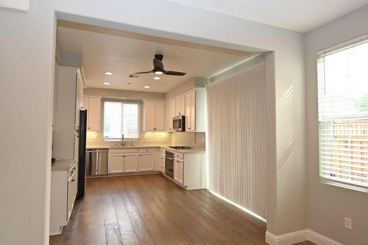 129 English Rose Cir - Photo 3 of 37