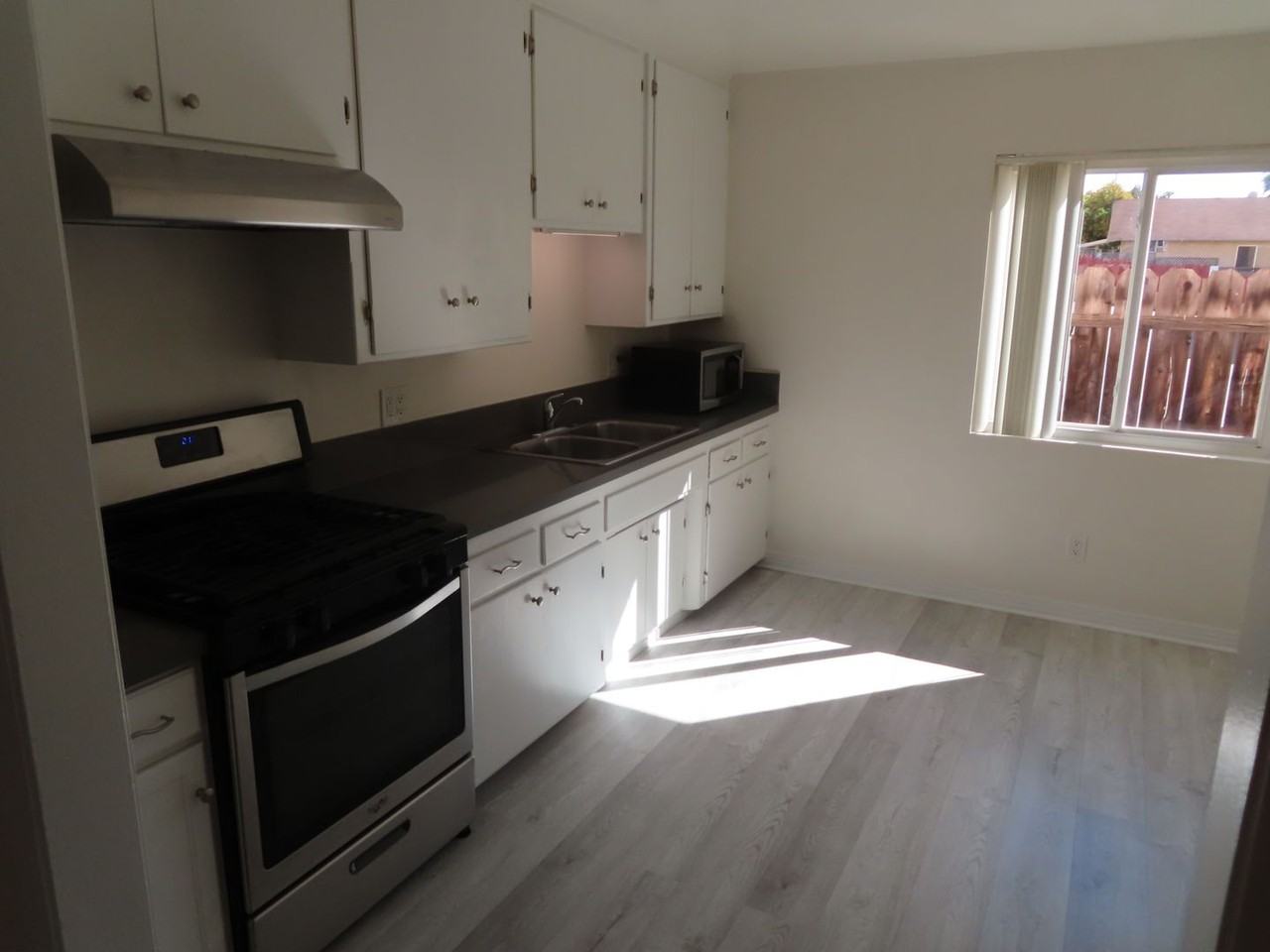 4851 Jessie Ave #B - Photo 5 of 16