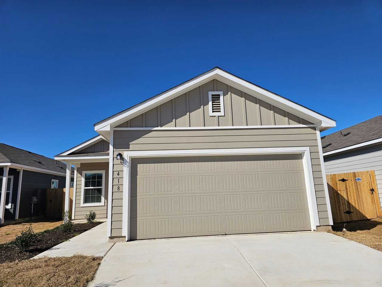 418 Paddlefish Ln - Photo 2 of 30