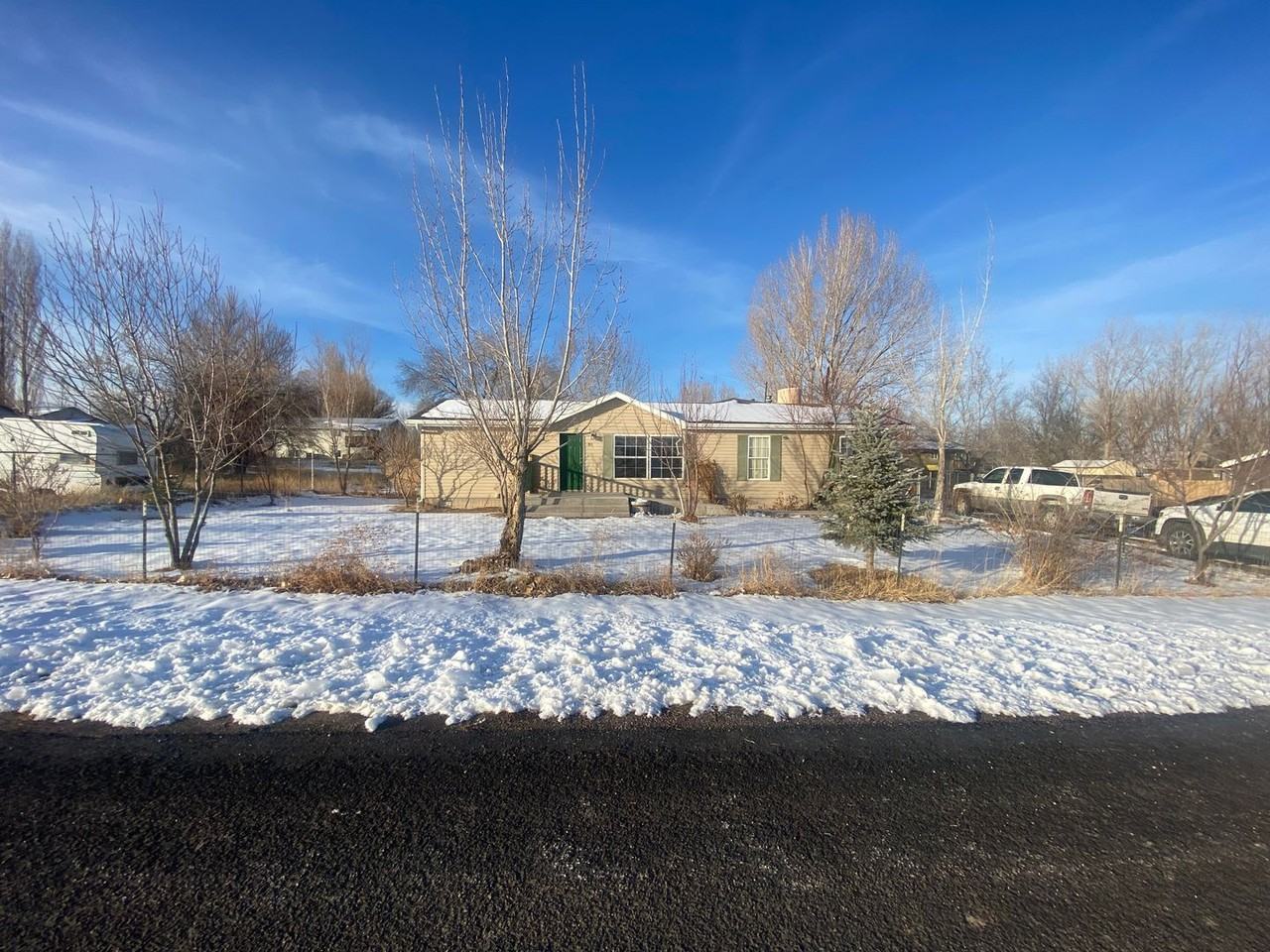 911 E 2970 S - Photo 2 of 23