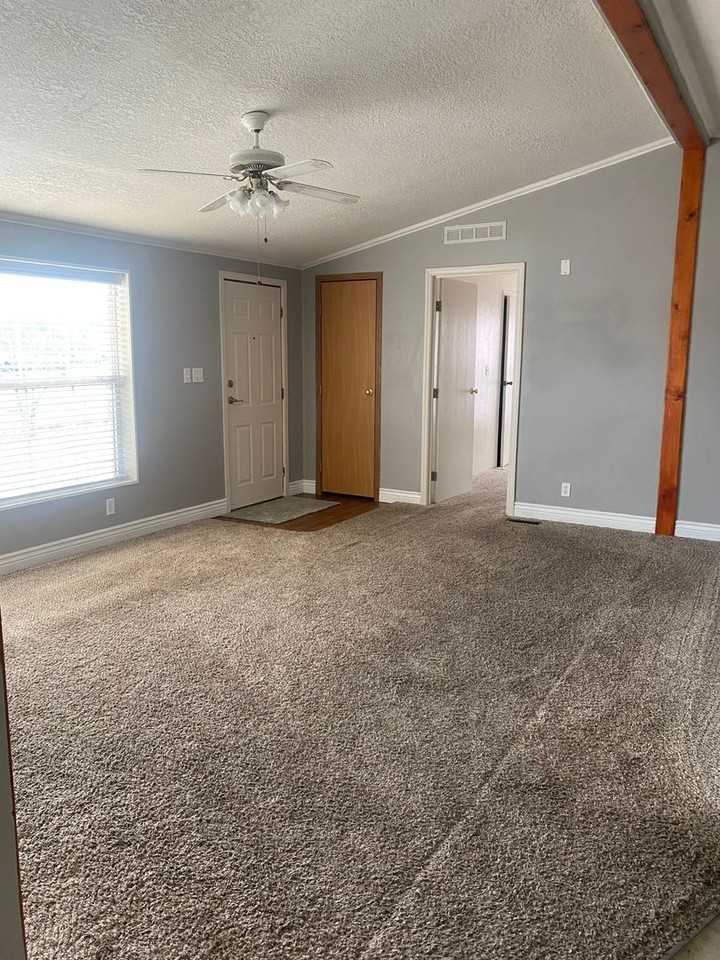 911 E 2970 S - Photo 6 of 23