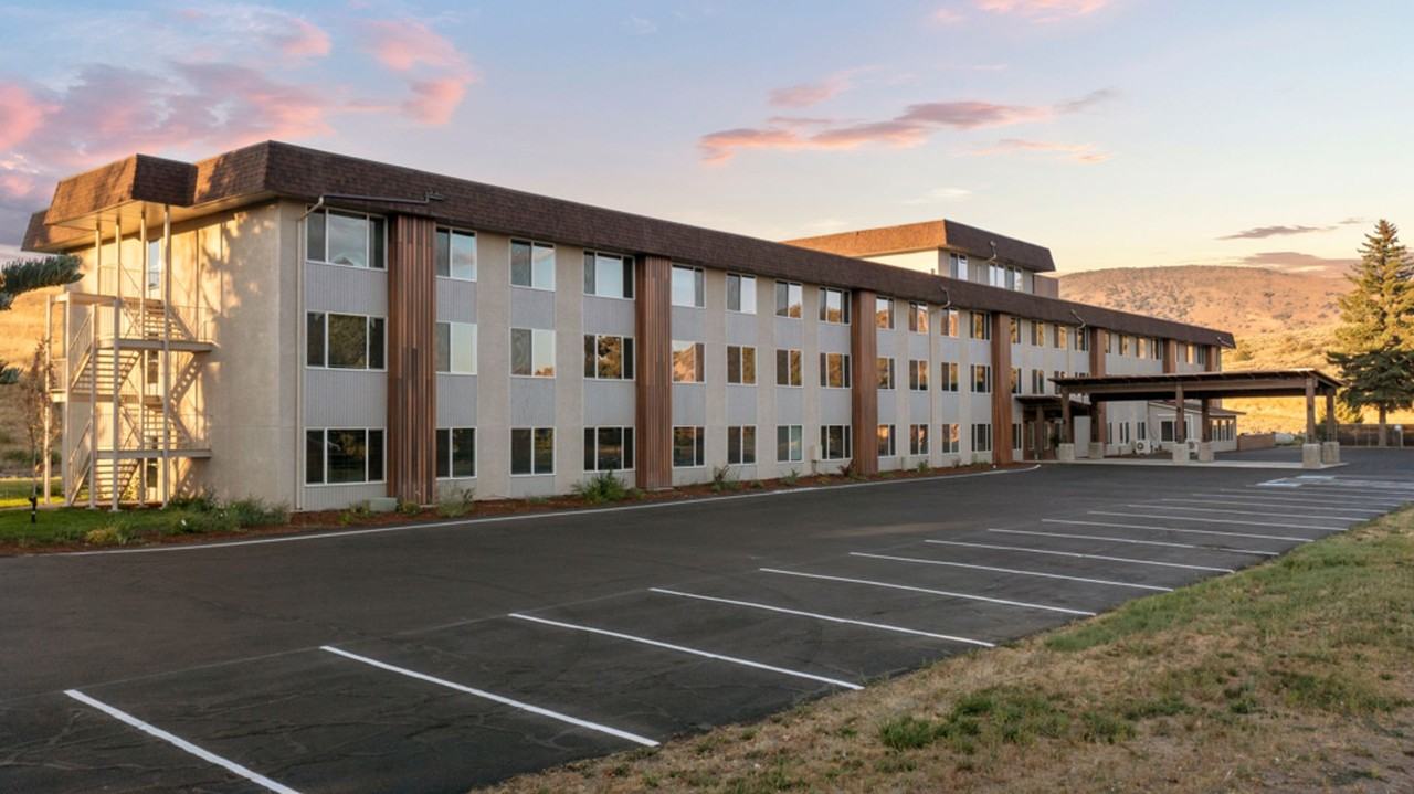 151 N Williams Ave #322 - Photo 6 of 10