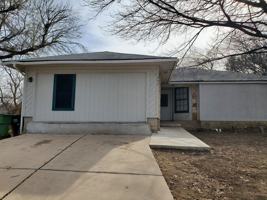 featured image of 907 Fairway Green Cv