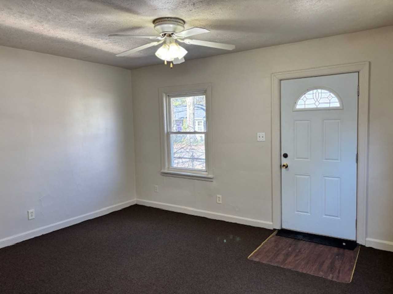 925 Stanley Ave - Photo 4 of 24