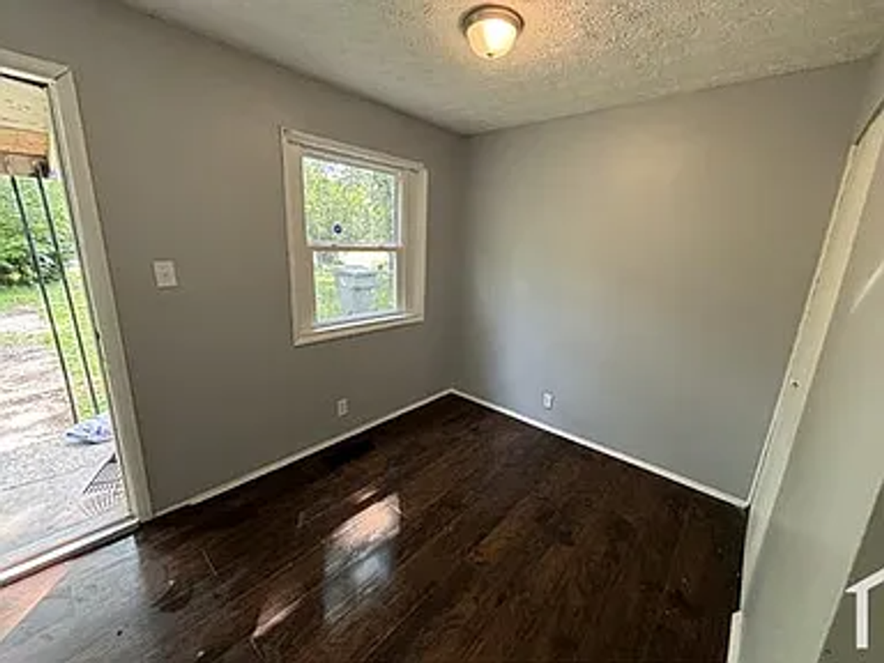 2924 N Euclid Ave - Photo 4 of 11