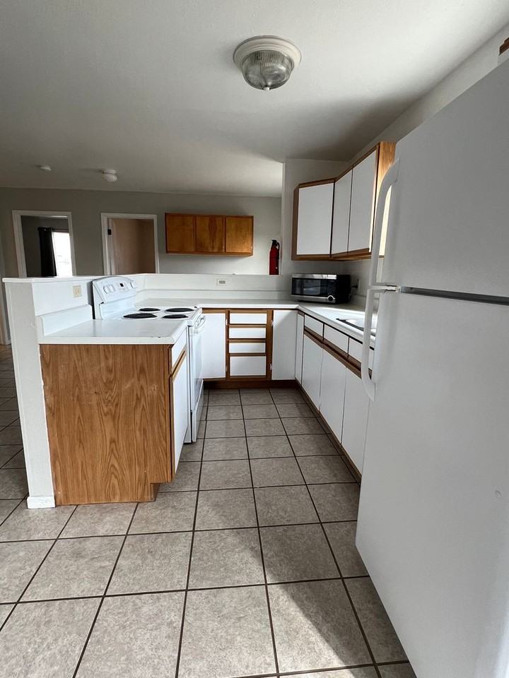 232 E New York St - Photo 7 of 24