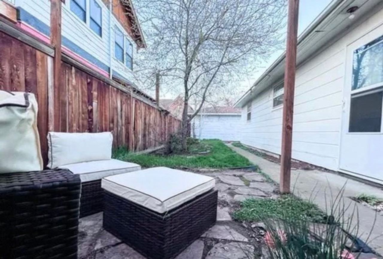 515 E Clark St - Photo 4 of 20