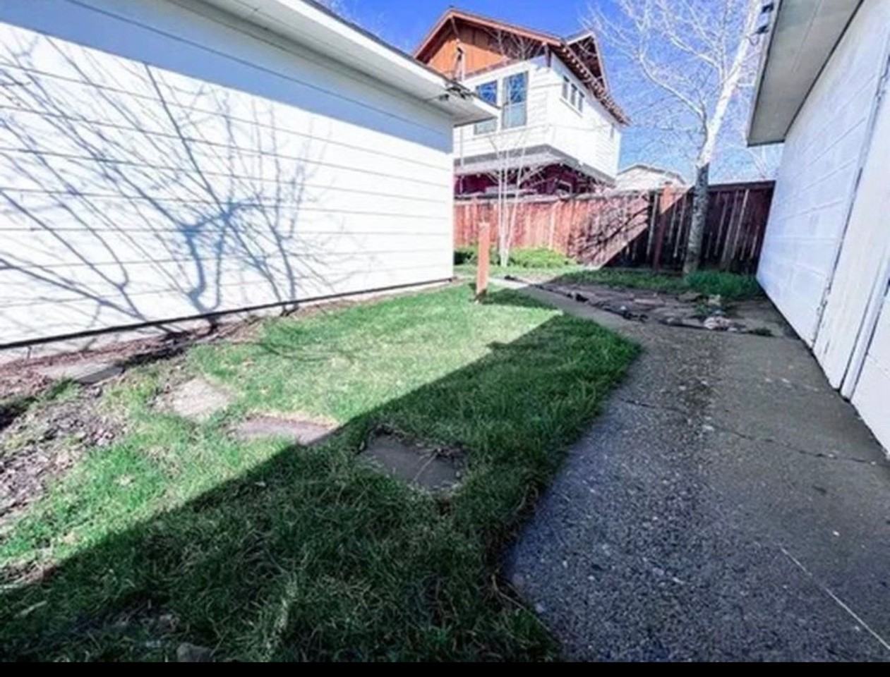 515 E Clark St - Photo 7 of 20