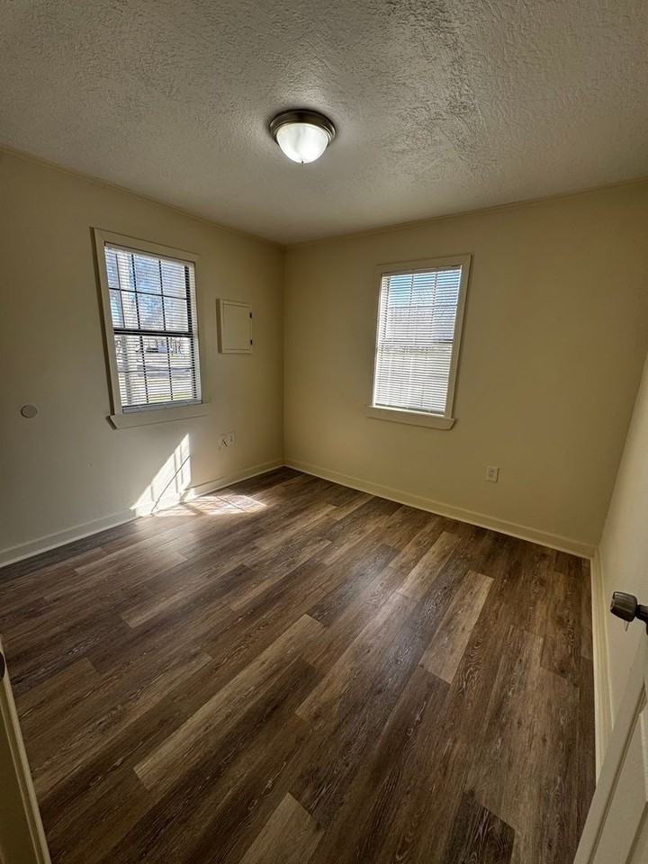 519 E Fifth Ave - Photo 3 of 6