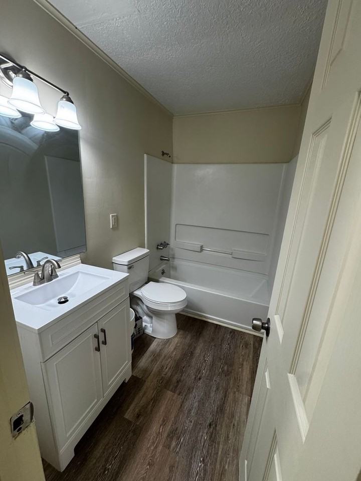 519 E Fifth Ave - Photo 4 of 6